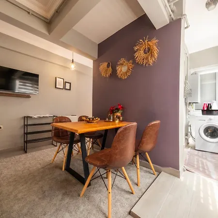 Cozy In Historic Apartment *